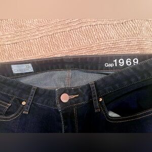 Gap 1969 Dark Wash Jeans
Worn maybe 3x
Great pair of jeans